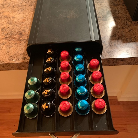 CitiZ Nespresso Limousine Black Espresso Machine - Picture 11 of 11